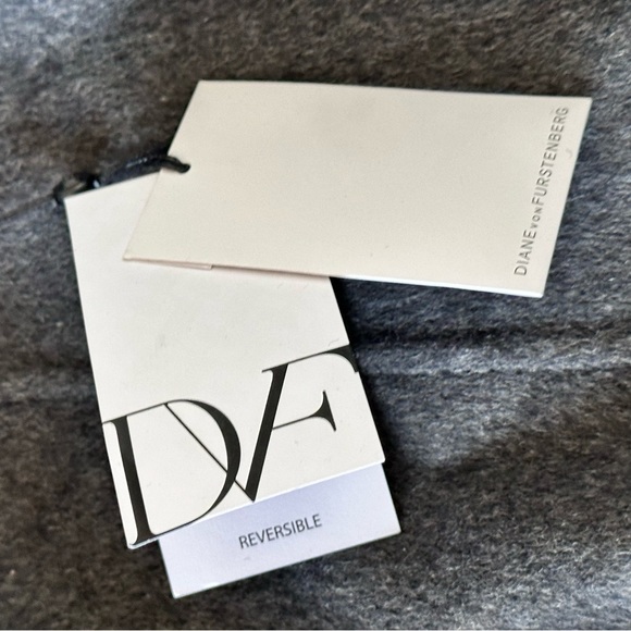 NWT DVF Doubleface Wool Wrap Coat Reversible Marilyn XS Black  Gray Gown - Picture 9 of 11